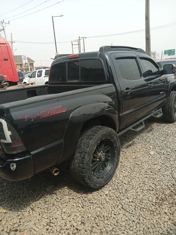 Thumbnail 2 of 2007 Toyota Tacoma LE